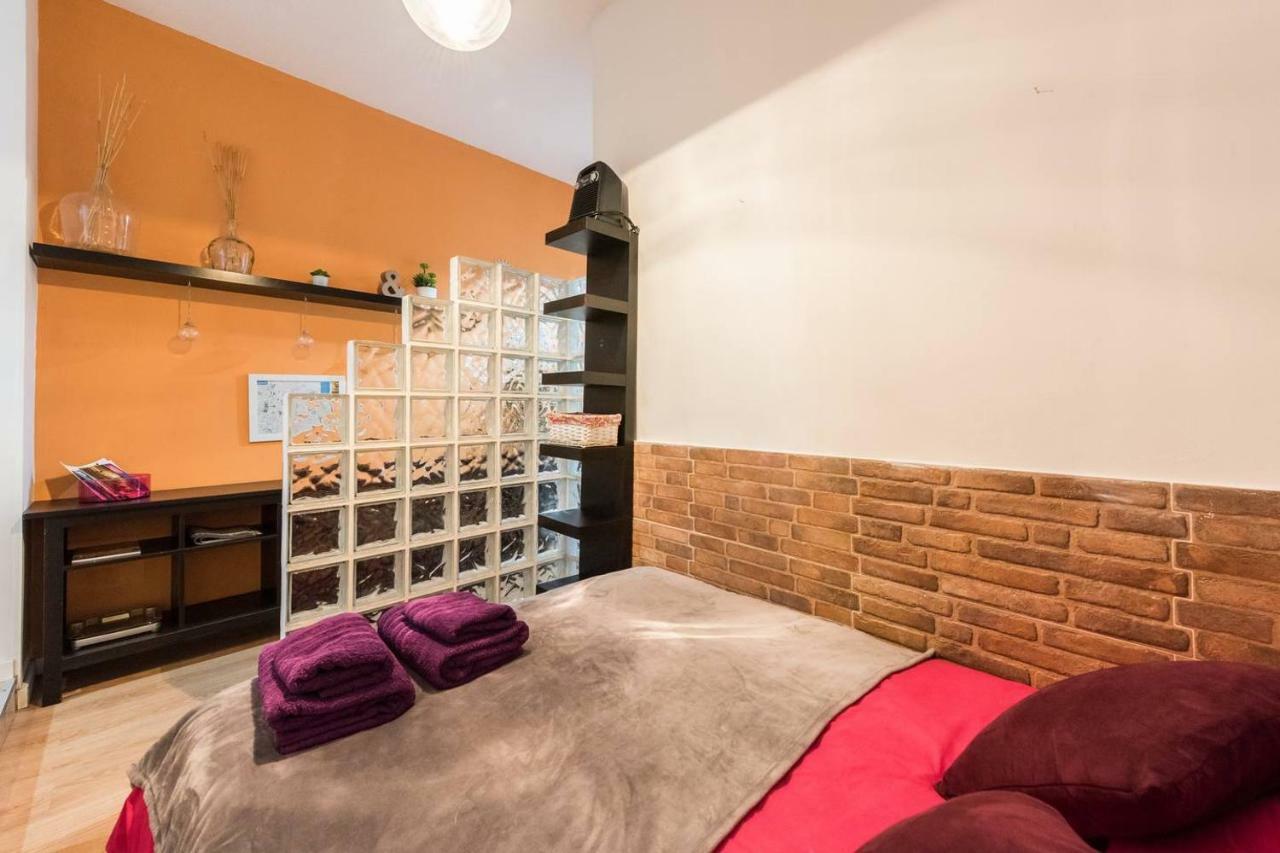 Apartamento En Calle Tres Peces Madrid Exteriör bild