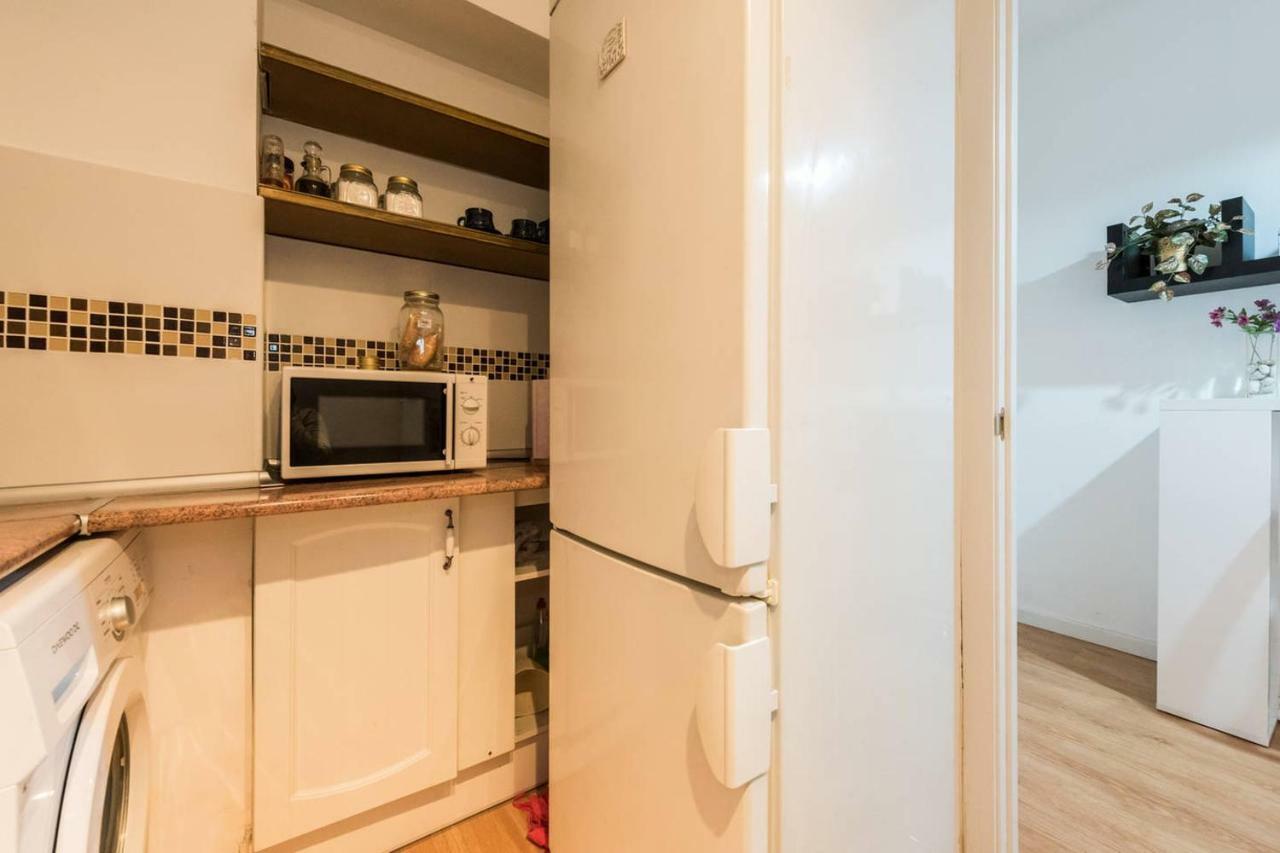 Apartamento En Calle Tres Peces Madrid Exteriör bild